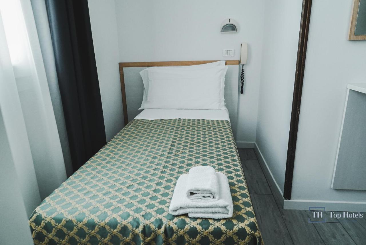 Nautic Beach Hotel リミニ エクステリア 写真