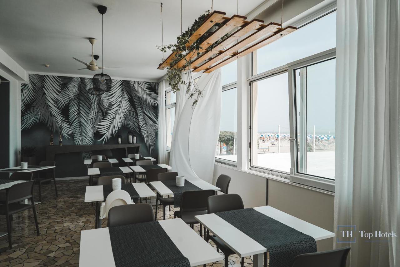 Nautic Beach Hotel リミニ エクステリア 写真