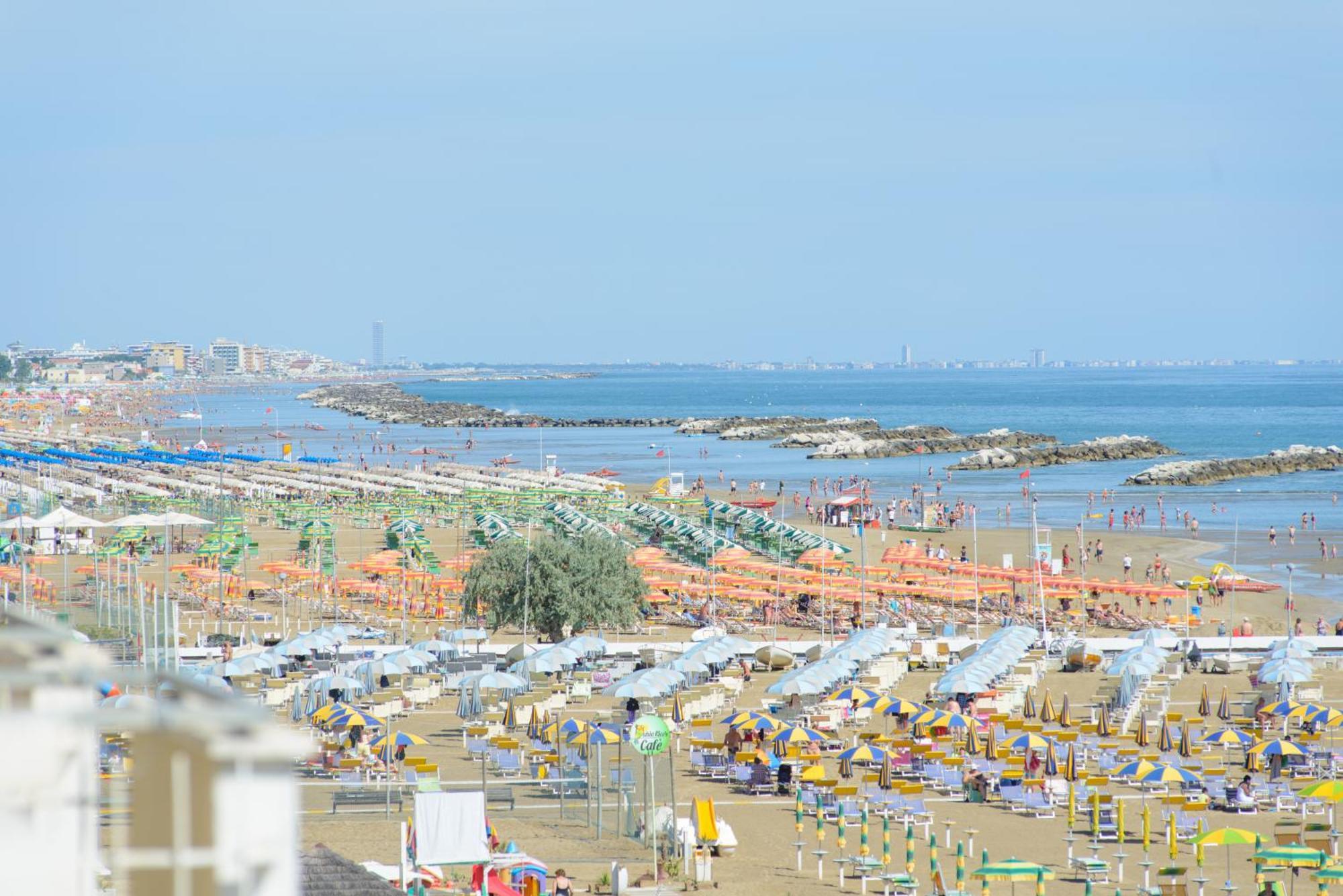 Nautic Beach Hotel リミニ エクステリア 写真
