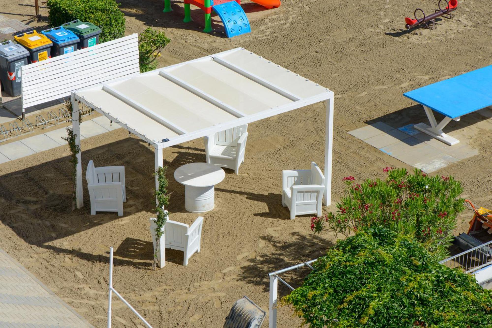 Nautic Beach Hotel リミニ エクステリア 写真