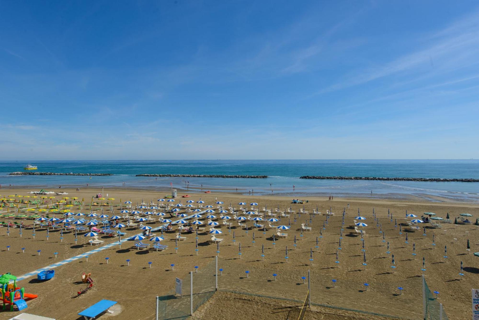 Nautic Beach Hotel リミニ エクステリア 写真